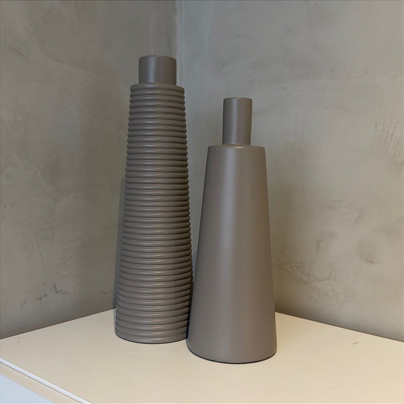 Vaso cone com Dobrinhas | Cinza