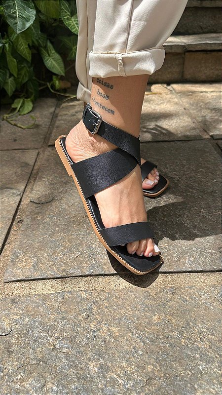 FLAT LACOMBE PRETO
