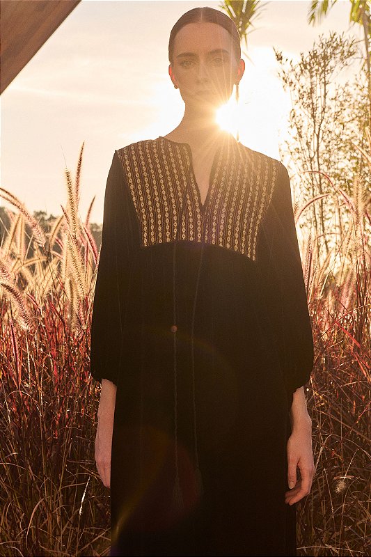 VESTIDO CORA VELUDO PRETO