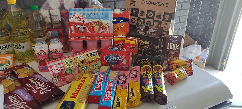 Mega Cesta M2 com kit Danone e kit Biscoito