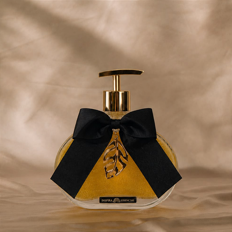 Saboneteira com sabonete aromático | 330 ml | Coleção Essence