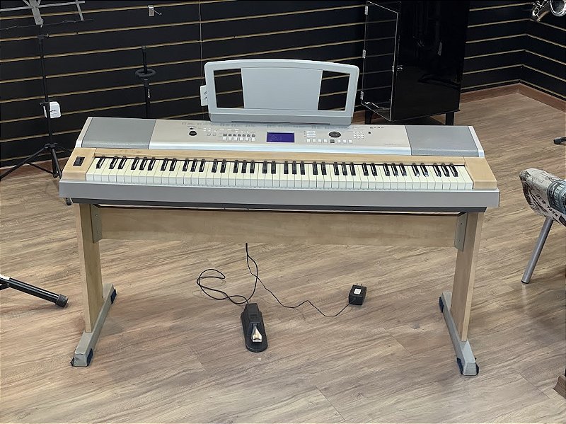 Piano Yamaha DGX-620 (SEMINOVO) #NTBO101761 - Quero um Instrumento