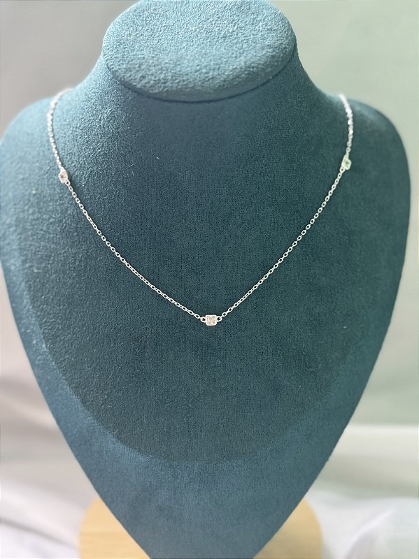 Colar Mini Zirconias Geometrica