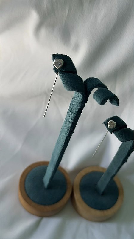 Brinco Fio Coração com Zircônia