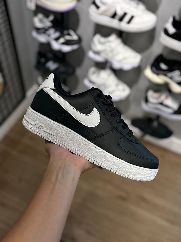 nike air force essential black white