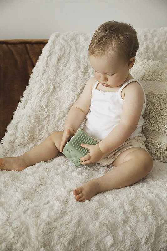 Cubo Sensorial Sophie la Girafe em Borracha 100% Natural – Estimulação Tátil e Motora