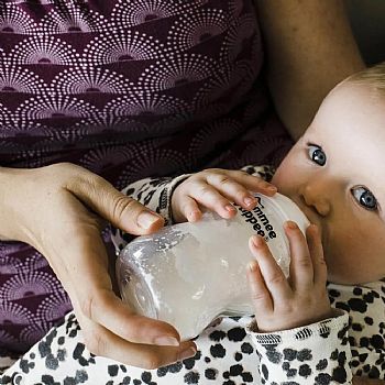 Mamadeira Tommee Tippee Advanced Anti Cólica 260ml Neutra