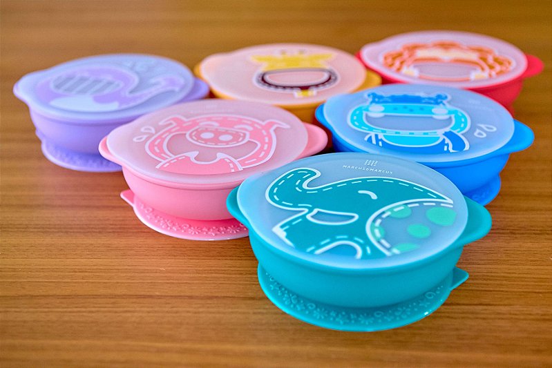 Tigela com Sucção e Tampa em Silicone Porquinha - Marcus & Marcus
