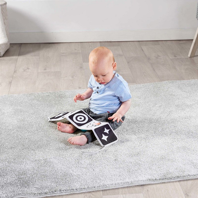 Tapete de Atividades Gymini Deluxe Magical Tales Black & White - Tiny Love