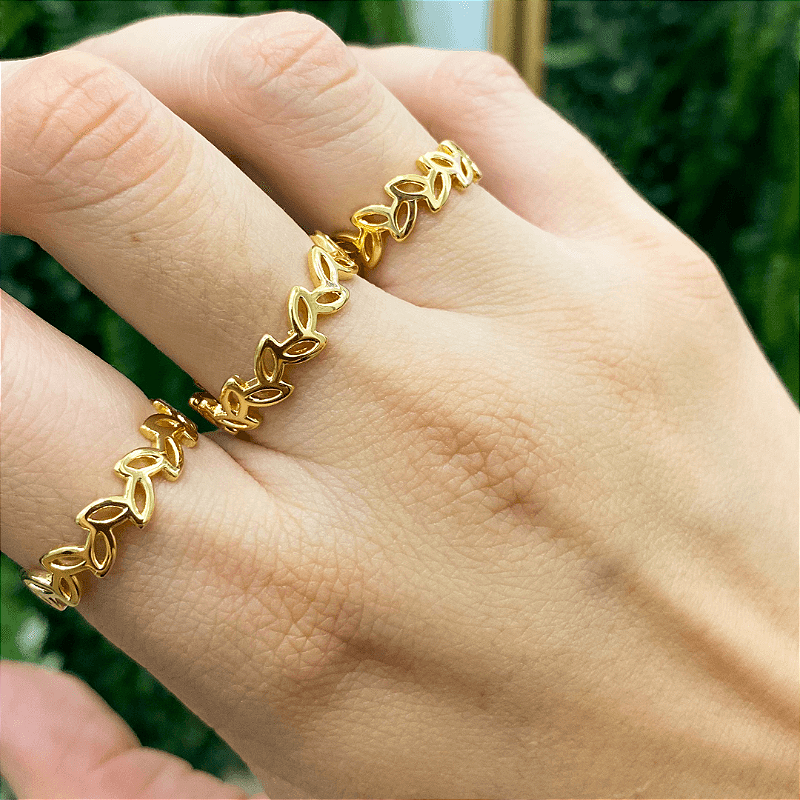 Anel com Design de Folhas folheado em ouro 18k - Lovers Semijoias e  Acessórios