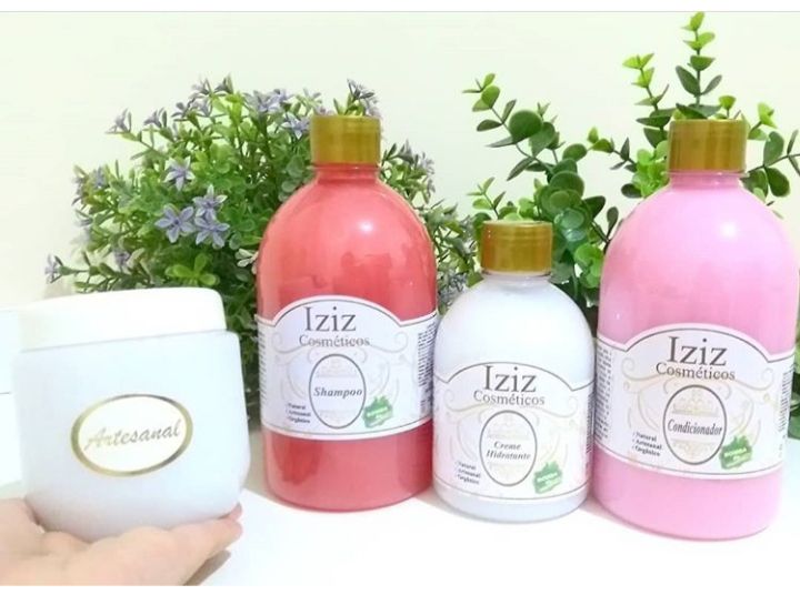 Linha de crescimento capilar com máscara de reconstrução - essência de morango