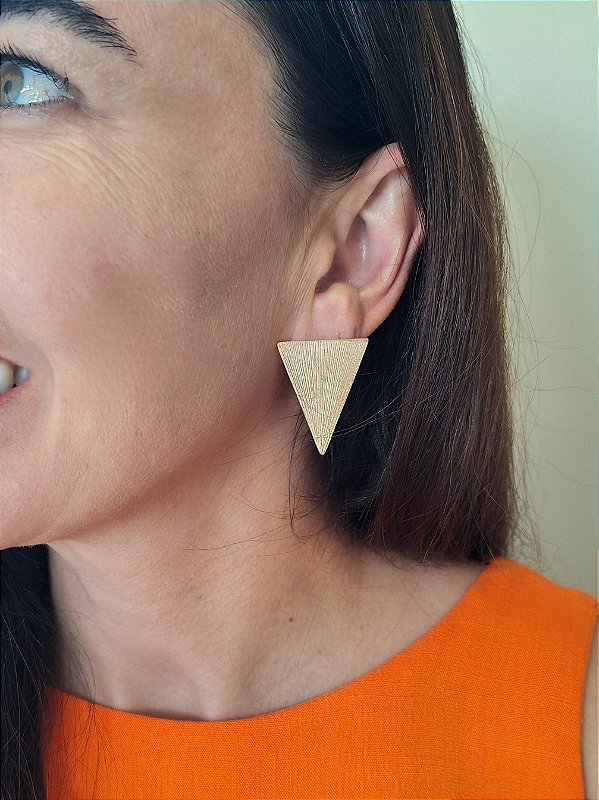 Brinco Triângulo Dourado