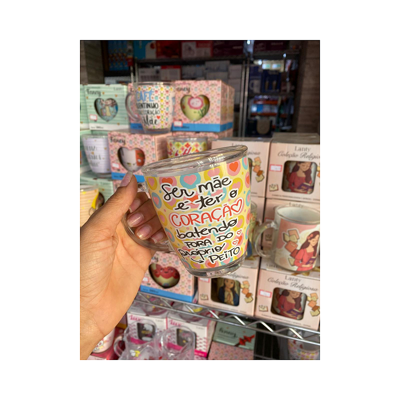 Caneca Decorada Ser Mãe é Ter o Coração Batendo Fora do Próprio Peito Lanty