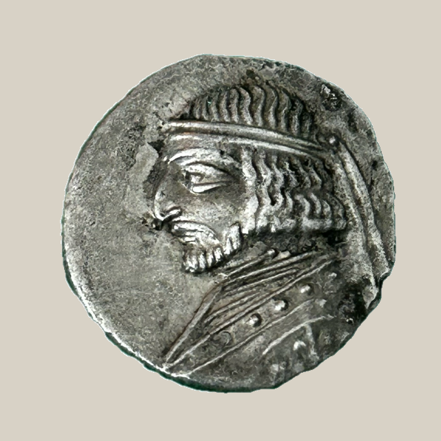 Drachma de Prata, Império Parta - Ano: 90–77 a.C. - Orodes I - Moeda ...