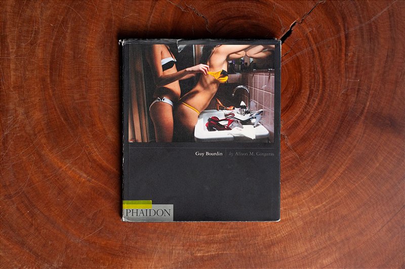 Guy Bourdin By Alisson M. Gingeras - Livraria Portfolio