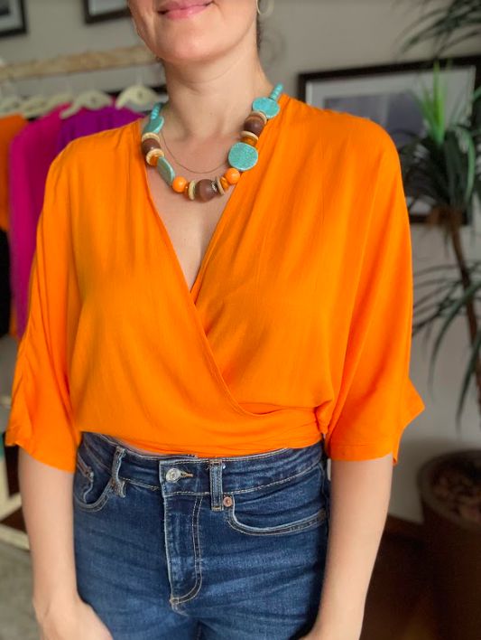 Blusa transpassada laranja - estilo com alma