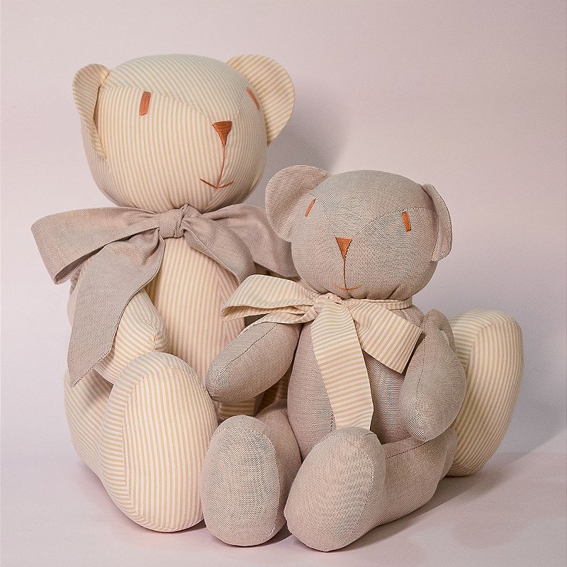 Conjunto de Ursos articulados para quarto de bebê bege