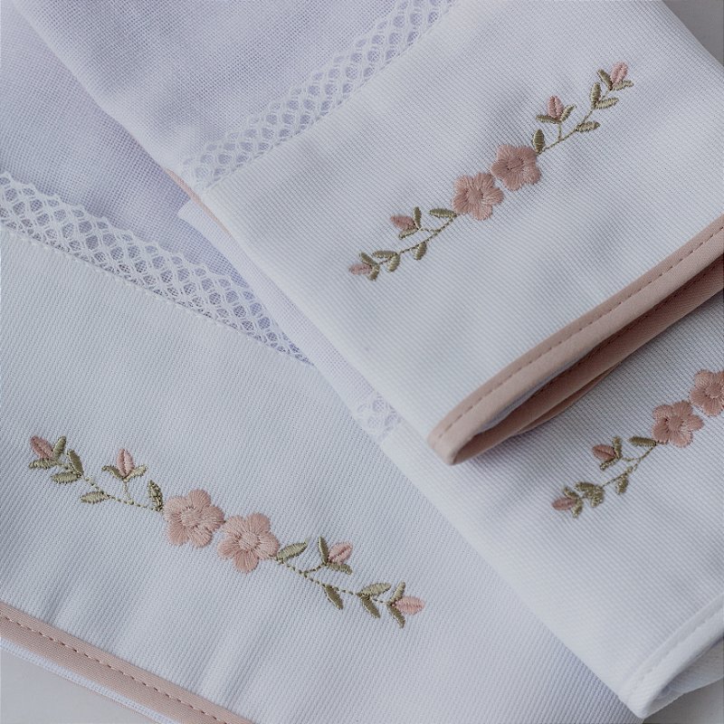 Kit com fralda de boca e ombro - Flores