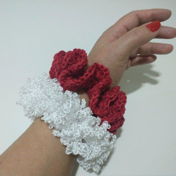 Elástico de cabelo Artesanal em crochê - Ateliê Andrea Croche Handmade