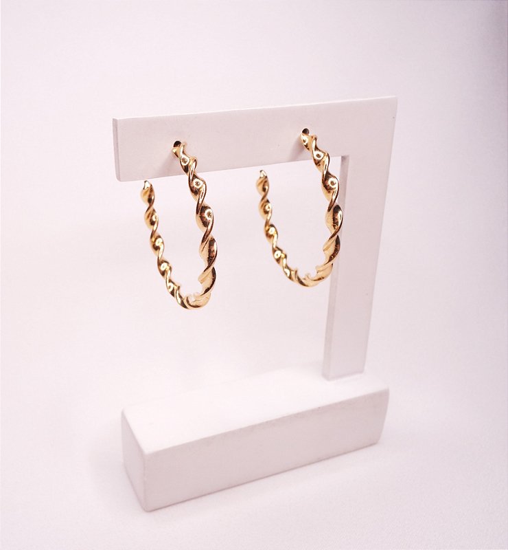 Argola Torcida Fio banhado a ouro 18k