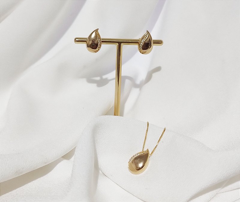 Conjunto Colar e Brinco Gota com Zircônias Folheado a Ouro