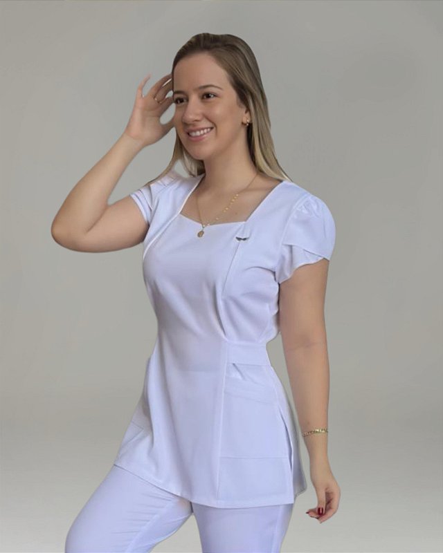 Bata Una Decote Princesa Plus Size
