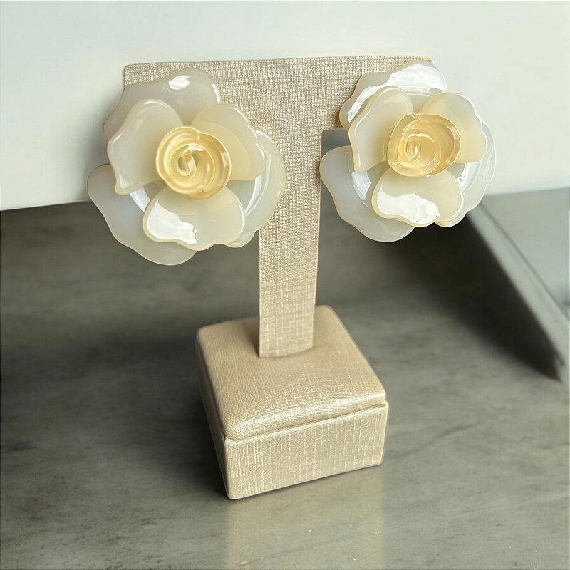 Brinco Flor Resinada