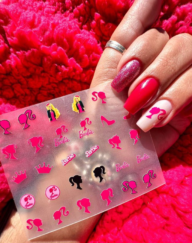 Adesivos de unhas Barbie rosa com plantinhas