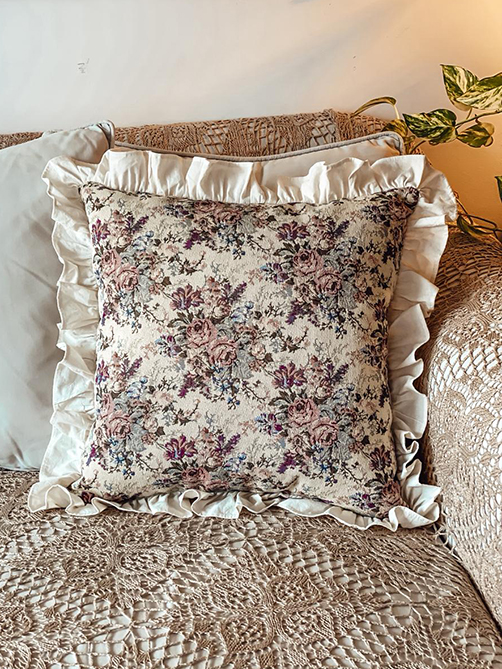 Capa almofada Gobelin Babados 45x45 cm