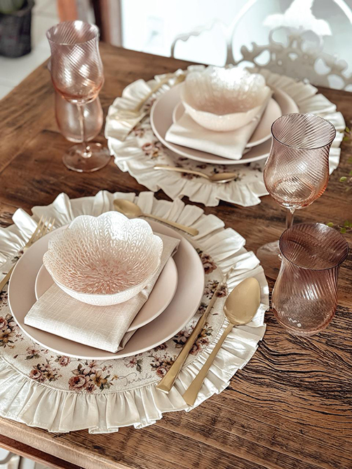 Lugar americano redondo linho babados Ana 5582