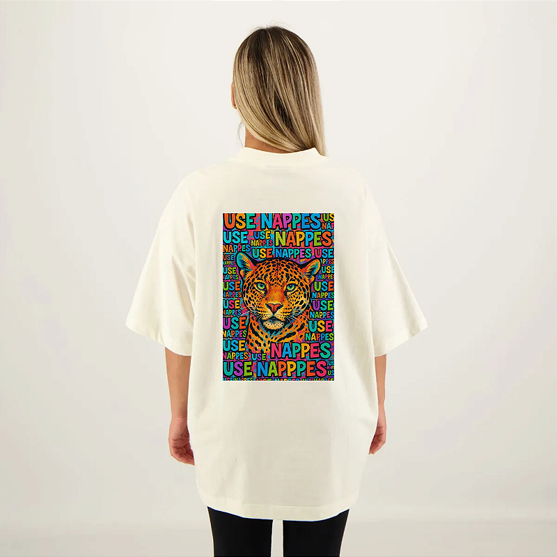 Camiseta Oversized Estilo Streetwear Feminina Estampa nas Costas Onça Pintada Use Nappes Colorido