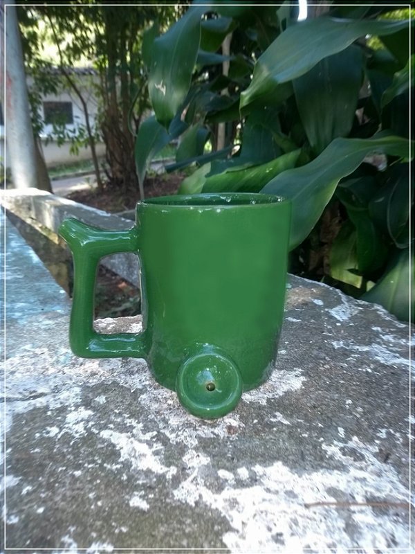 Caneca Pipe Mug - Ganjero  /  Caneca Cachimbo de Porcelana Cor Verde