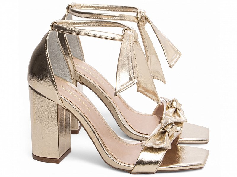 Sandália Feminina Napa Ouro Light com Salto 8,5 cm e Tira Laço Nó AVS FST025L