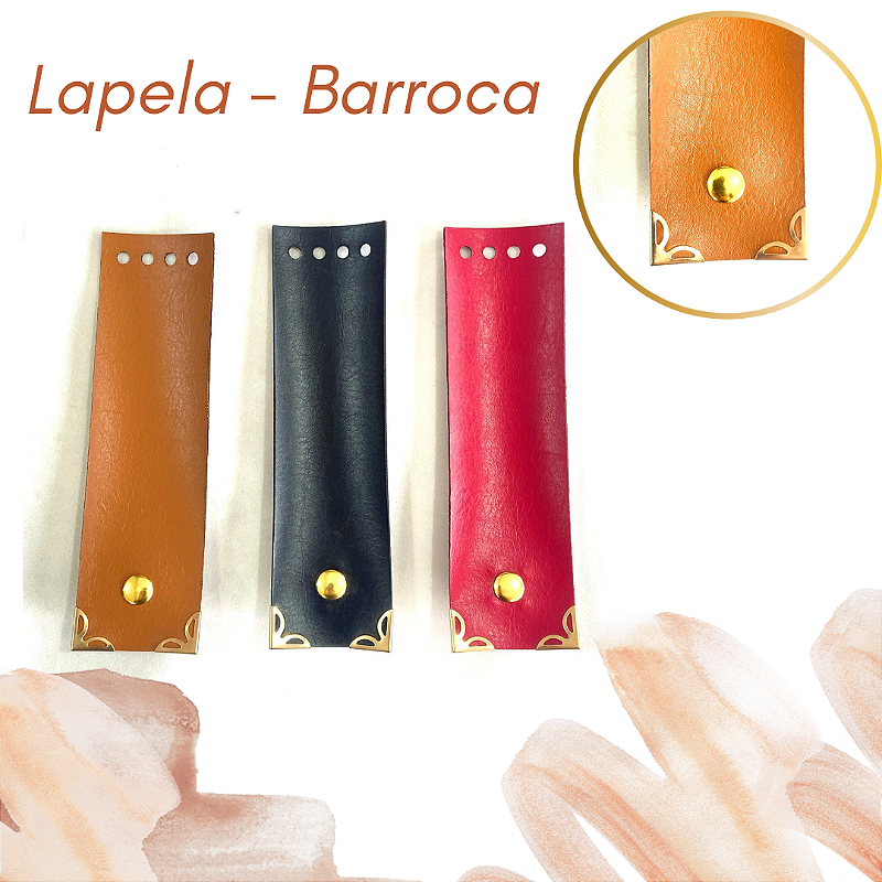 Lapela Barroca – Couro Sintético com Botão Dourado