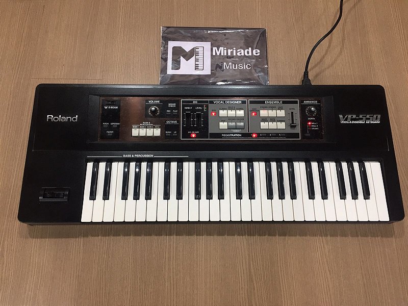Sintetizador Vocal & Ensemble Roland VP 550 - Produto Usado