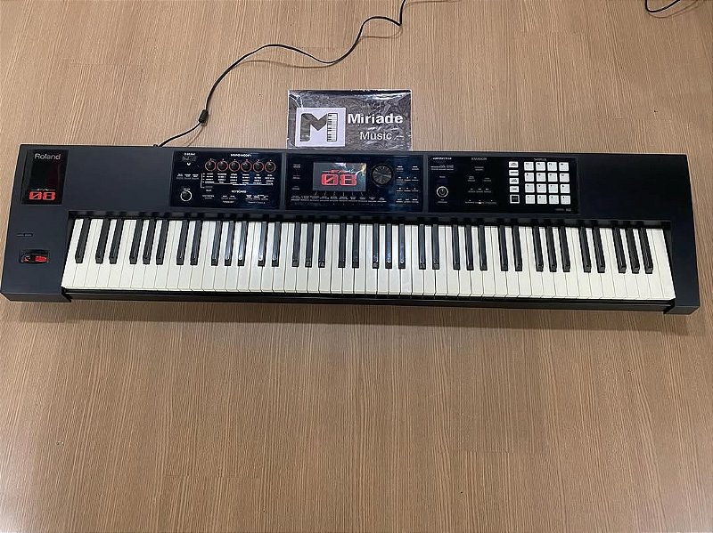 Teclado Workstation Roland FA 08 - Produto Usado - Miriade Music Teclado Workstation Roland FA 08 - Produto Usado - Miriade Music