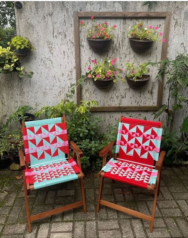 Dupla de cadeiras Noflow Madeira - Grafismo Indígena Colorido