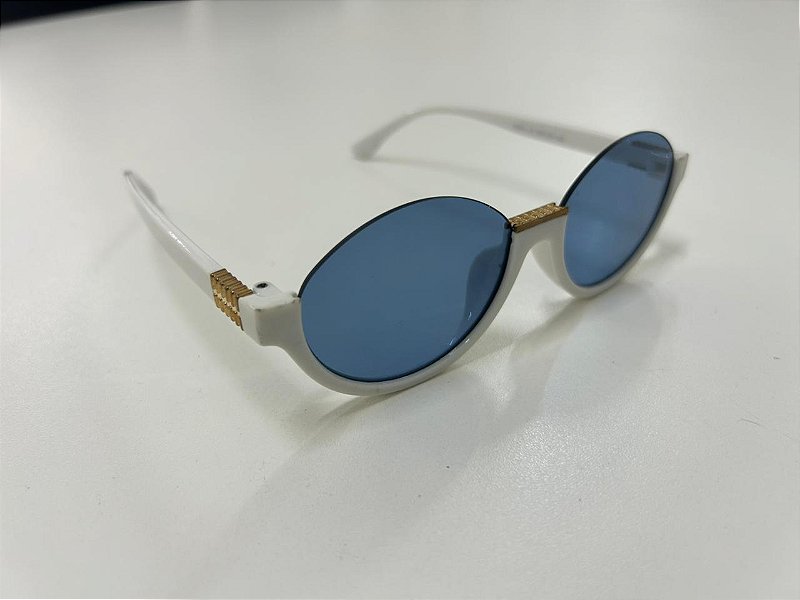 Óculos Oval Branco com Lentes Azuis e Detalhes Dourados