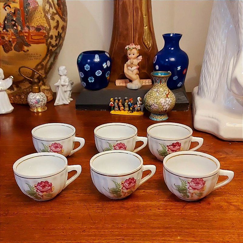 LINDO E ANTIGO JOGO PARA CHÁ E CAFÉ EM PORCELANA POZZANI