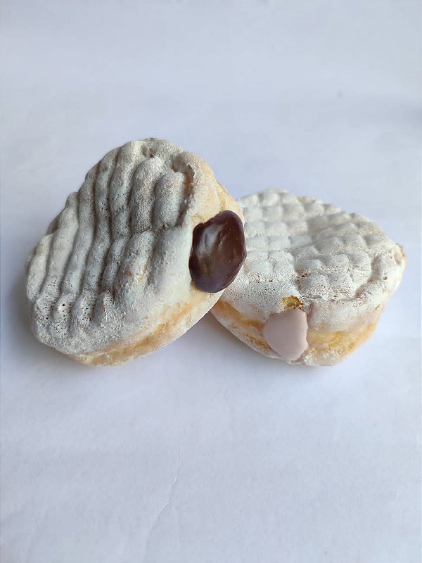 Donuts Recheados Sortidos artificial para decoração.