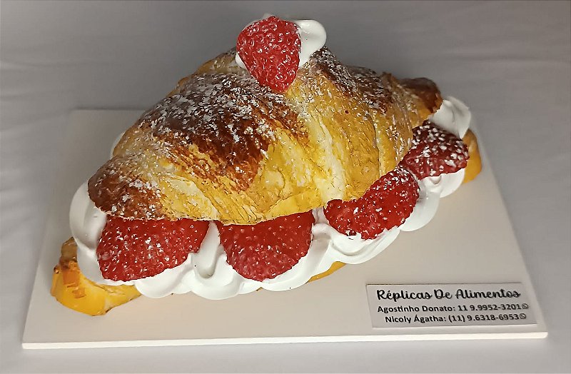 Croissant Especial Com Frutas