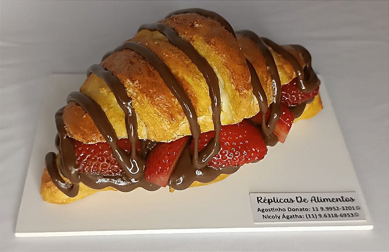 Croissant Especial Com Recheio e Calda