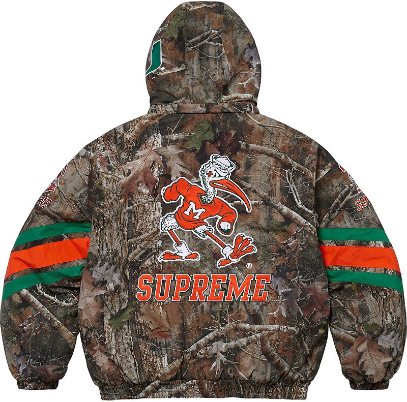 SUPREME x MITCHELL & NESS - Jaqueta NCAA Stadium 