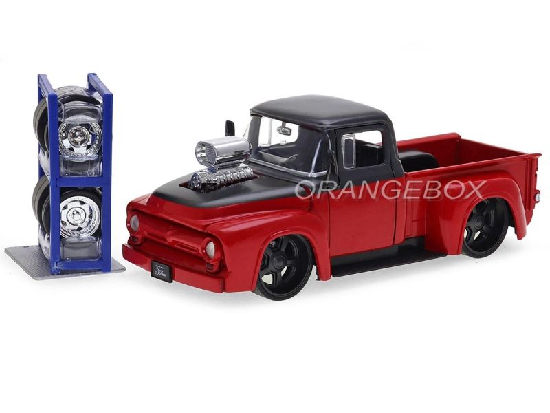 1956 Ford F-100 + Figura Guile Streetfighter 1:24 Jada Toys 34373