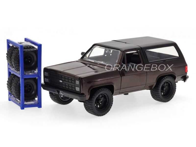 Chevrolet Blazer 1980 Just Trucks Jada Toys 1:24 + Estante com