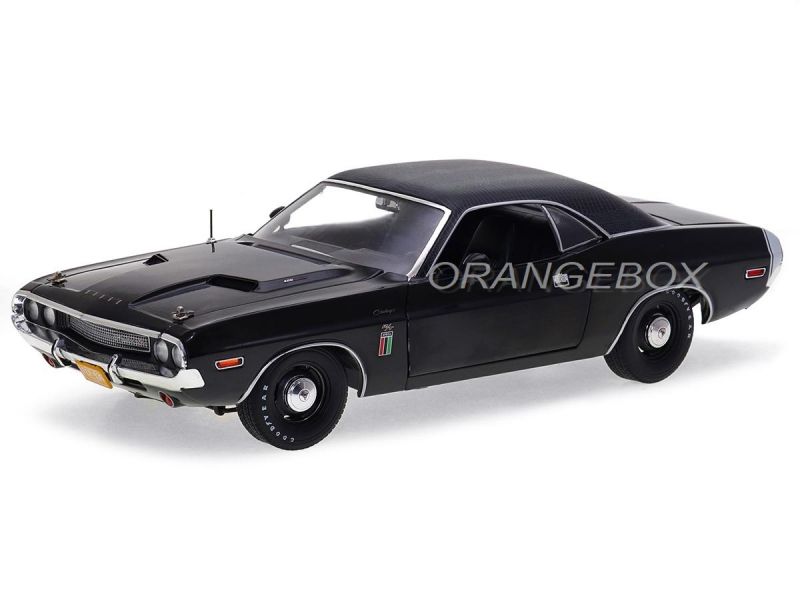 Dodge challenger diecast on sale 1 18 scale