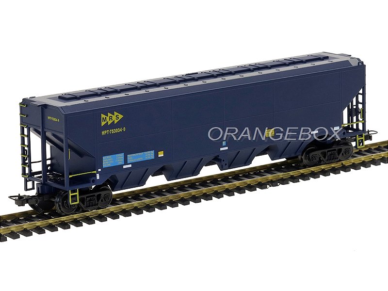 Qishloqda qizlar navbatma-navbat sikishadi