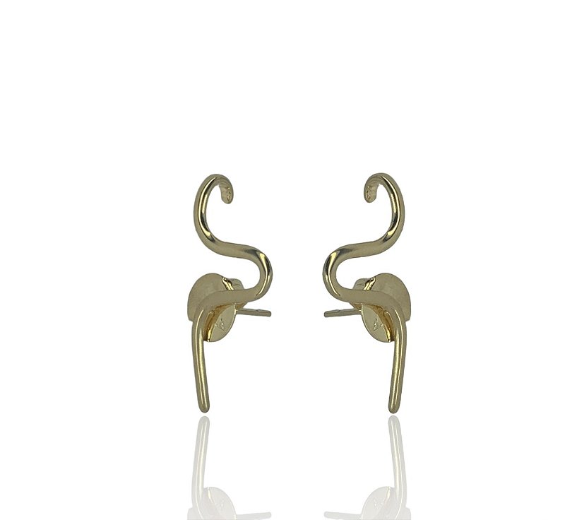 BRINCO COBRINHA EAR HOOK MINIMALISTA FOLHEADO A OURO 18K. - ARMIS  SEMIJOIAS-ACESSÓRIOS FEMININOS