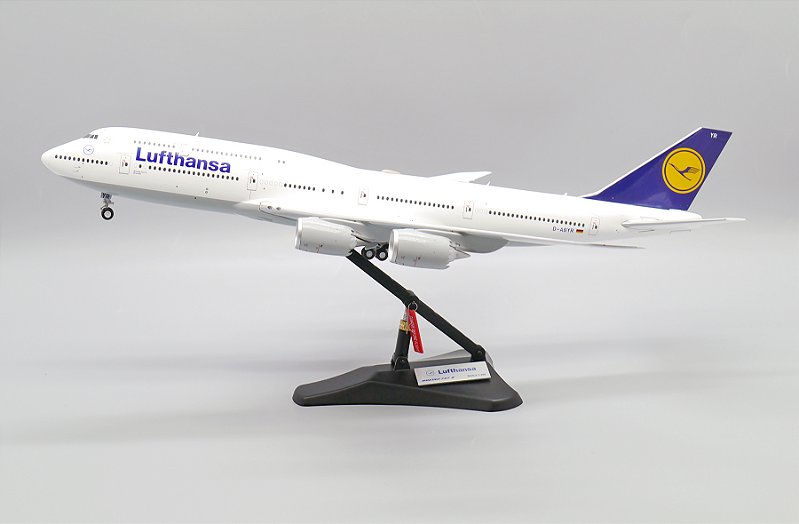 JC Wings 1:200 Lufthansa Boeing 747-8i - Pedro Miniaturas