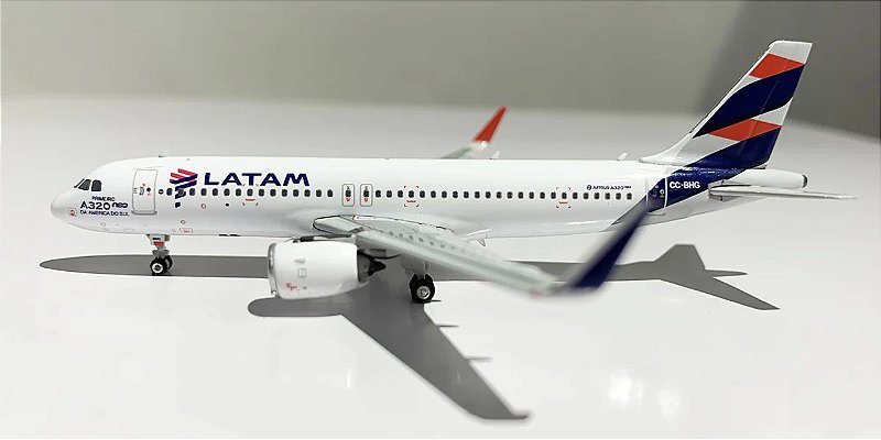 LATAM航空 航空機モデル 1/400 TANG DYNASTY(TM 1:400 Standard Edition Airbus A320 LATAM Airlines
